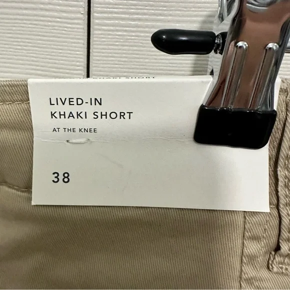 American Eagle Lived-In Khaki Chino Shorts At the Knee in Tan Size 38 NWT - Picture 4 of 5